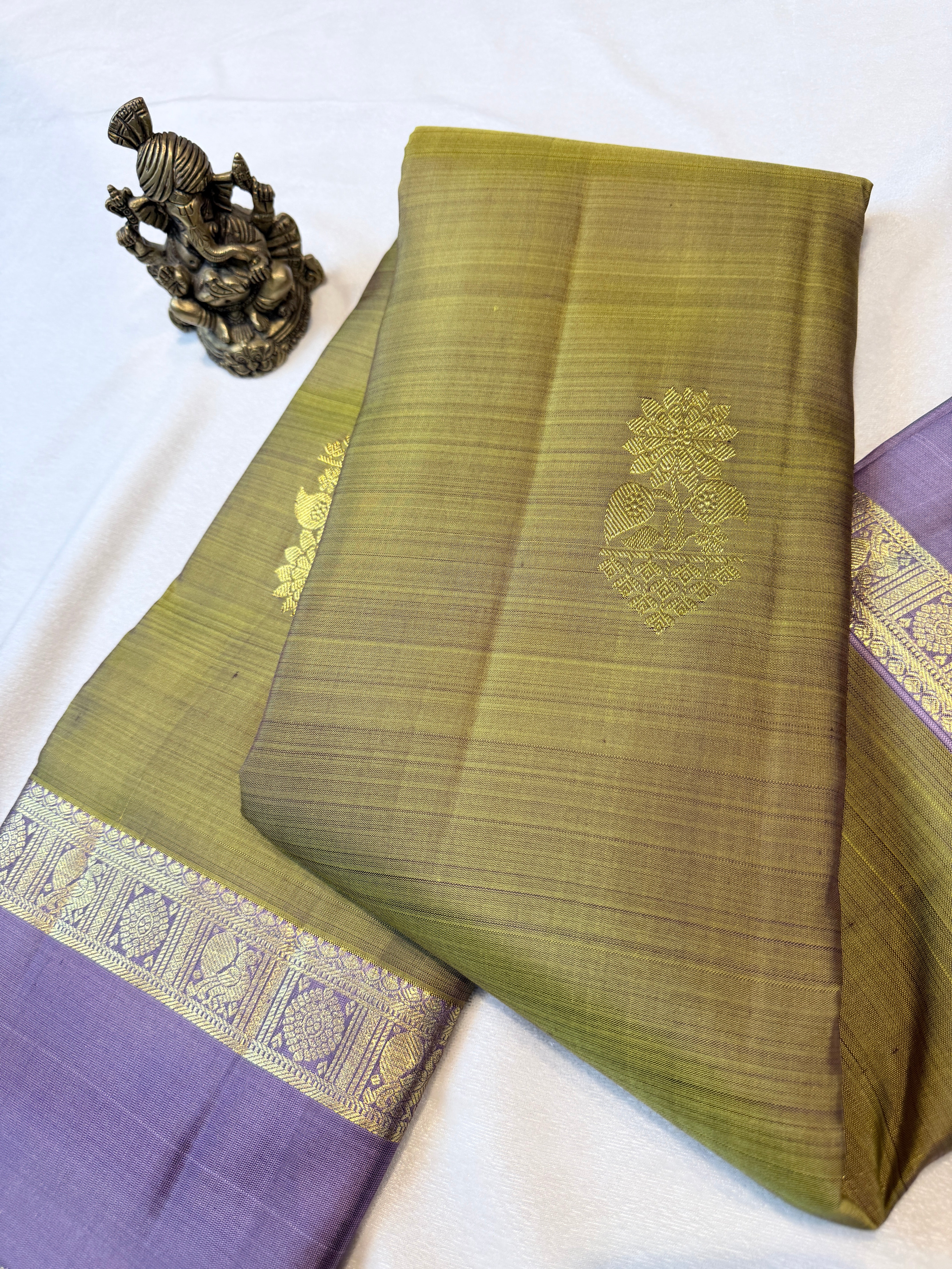 Pure Handloom Kanjivaram- Mehendi Green and Megenta
