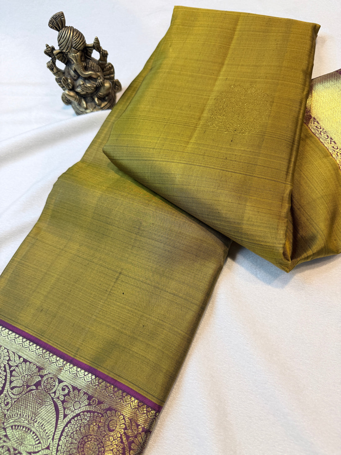 Pure Handloom Kanjivaram- Mehendi Green and Megenta