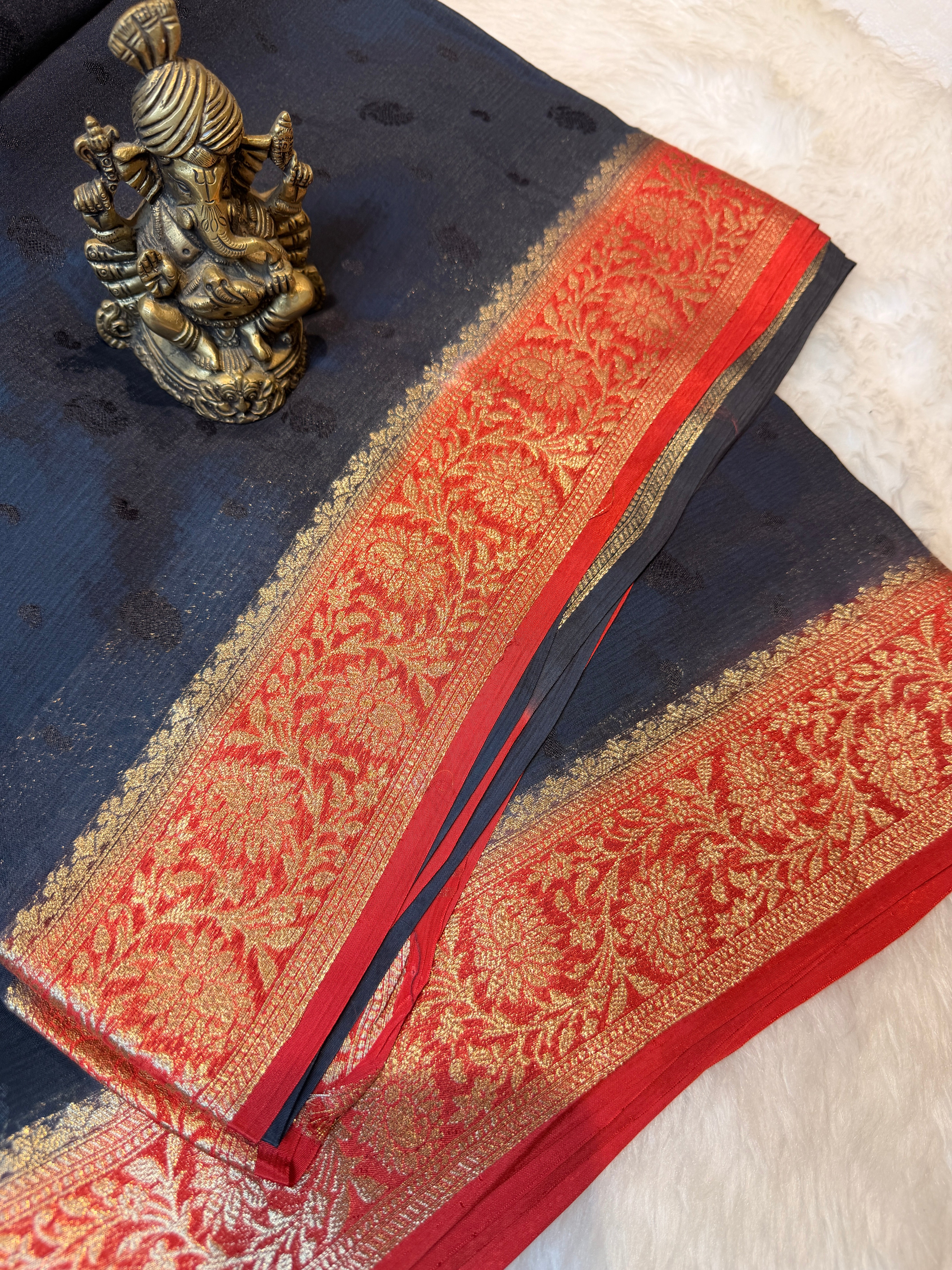 Chinnon Silk -Black N Red