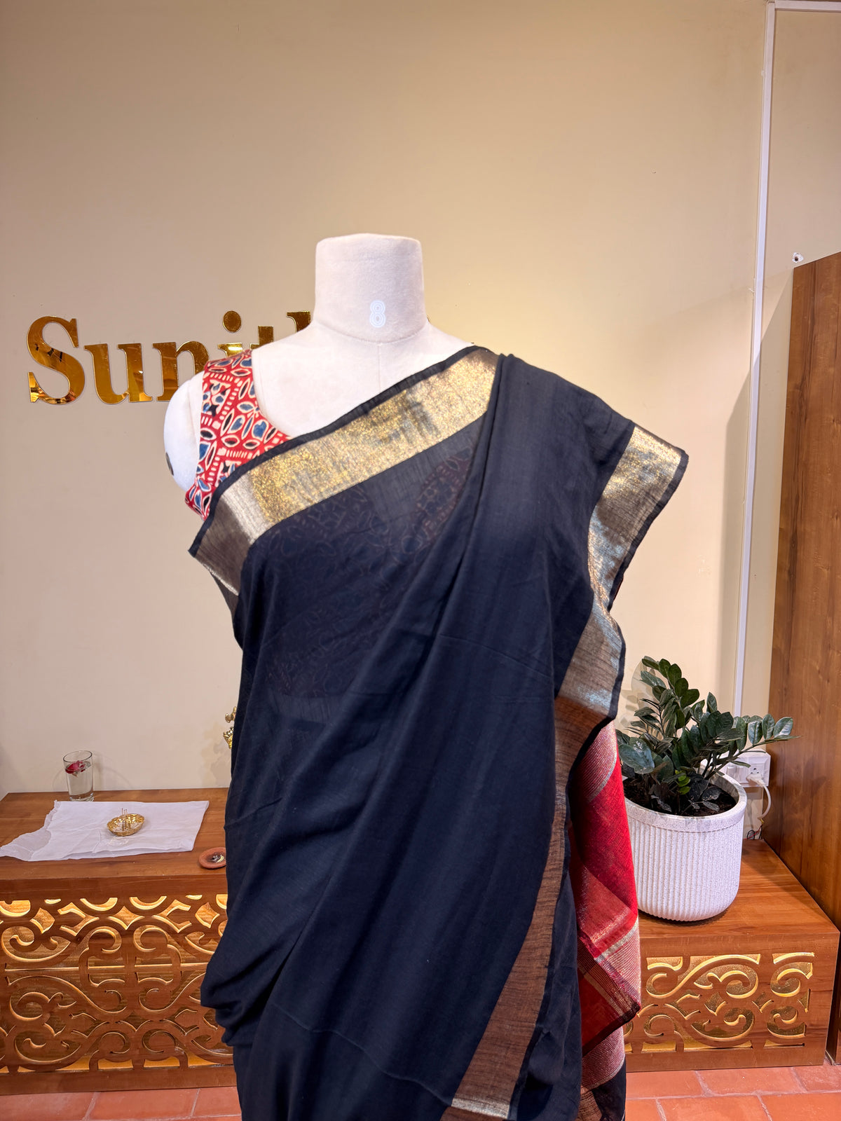 Soft Cotton Contrast Pallu-Black N Maroon