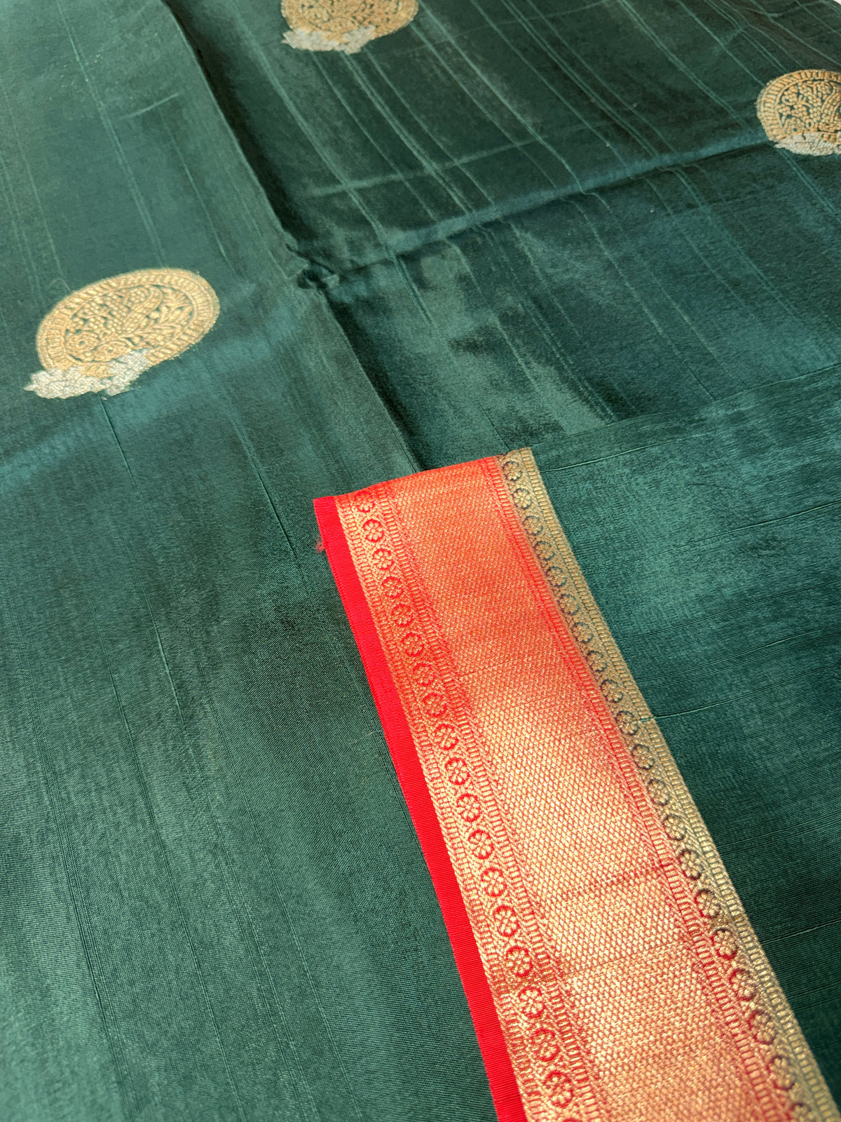 Tusser Contrast- Bottle Green N Red