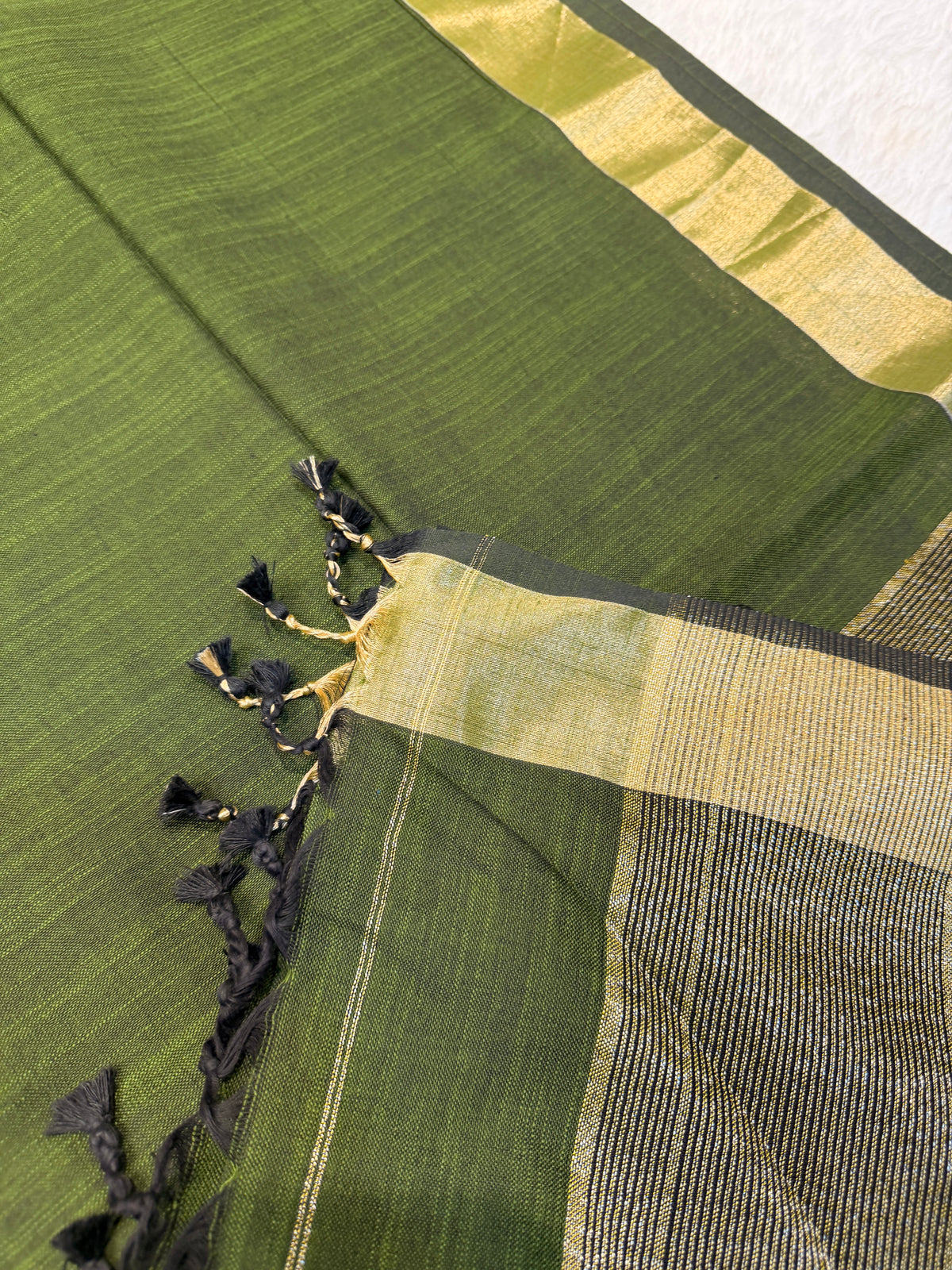 Soft Cotton Contrast Pallu-Green N Black
