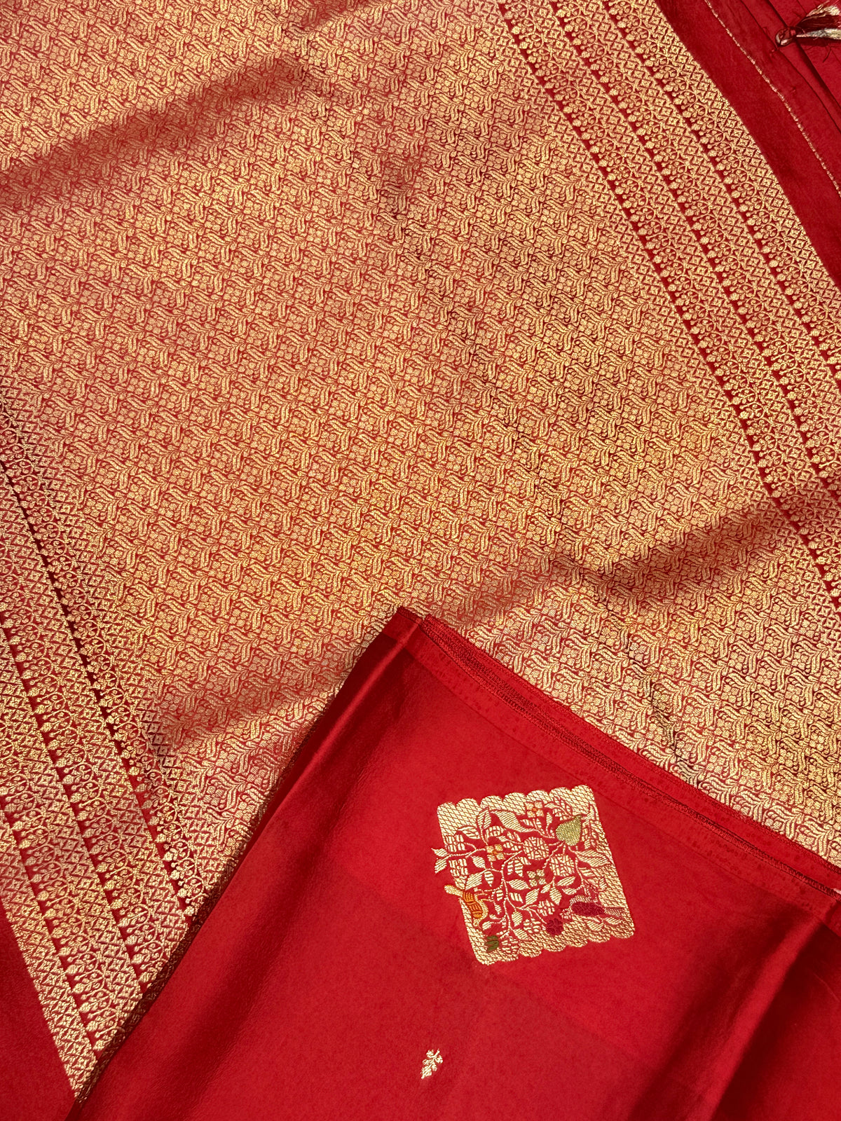Mashroo Banaras Zari Butta Border
