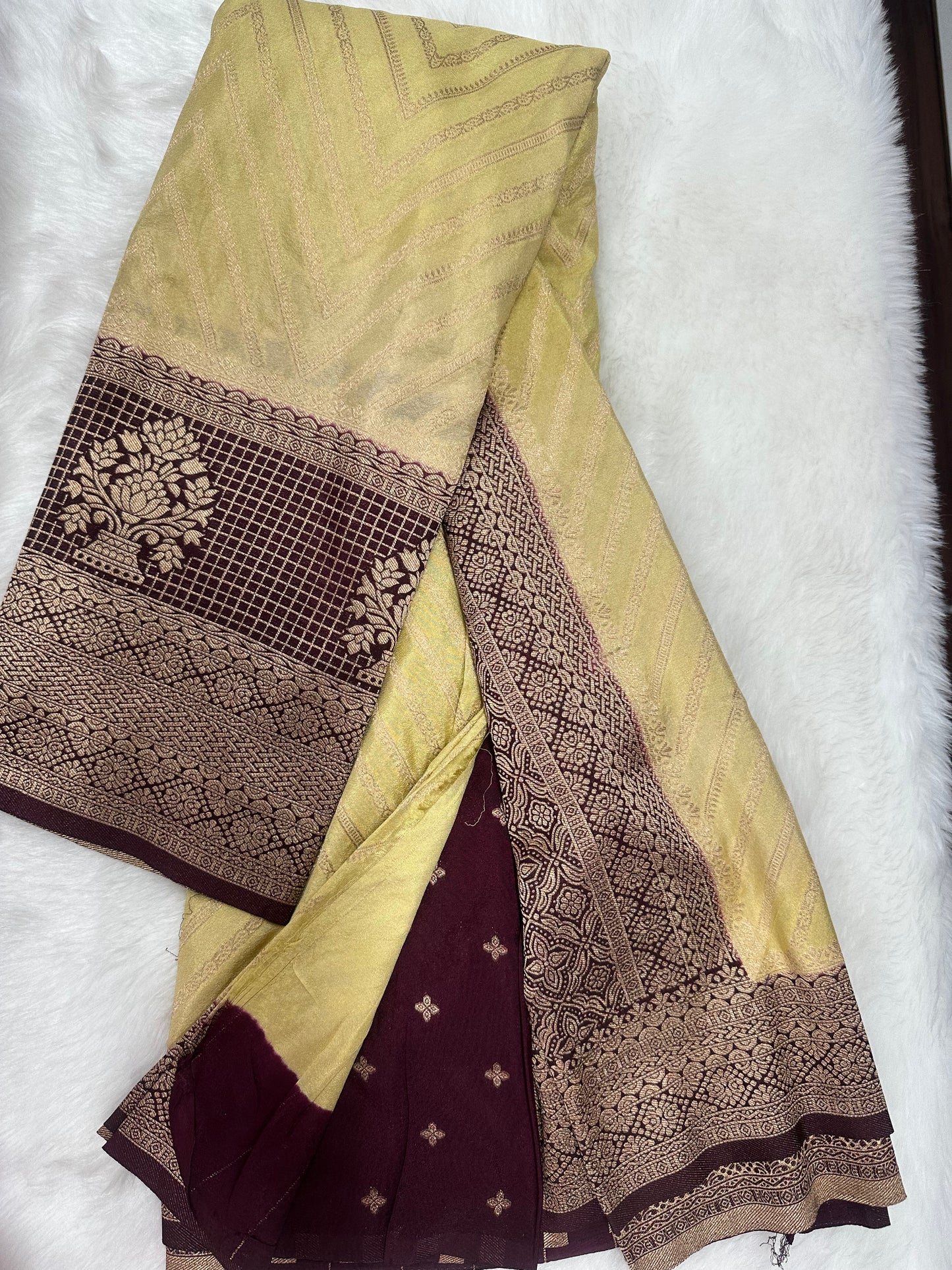 Semi Georgette Silk Cream and Maroon