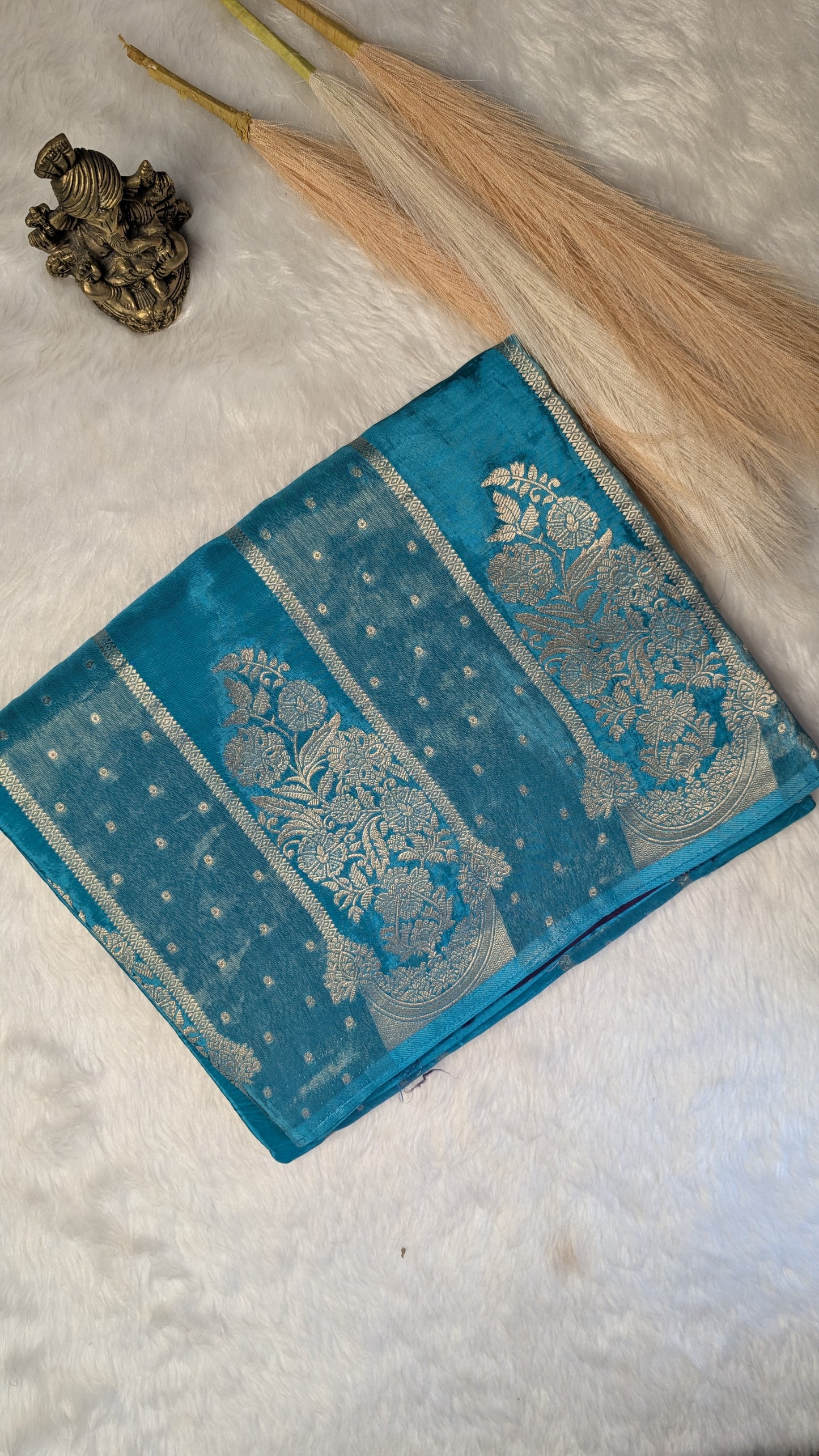 Blue Light Tissue with Zari Lines