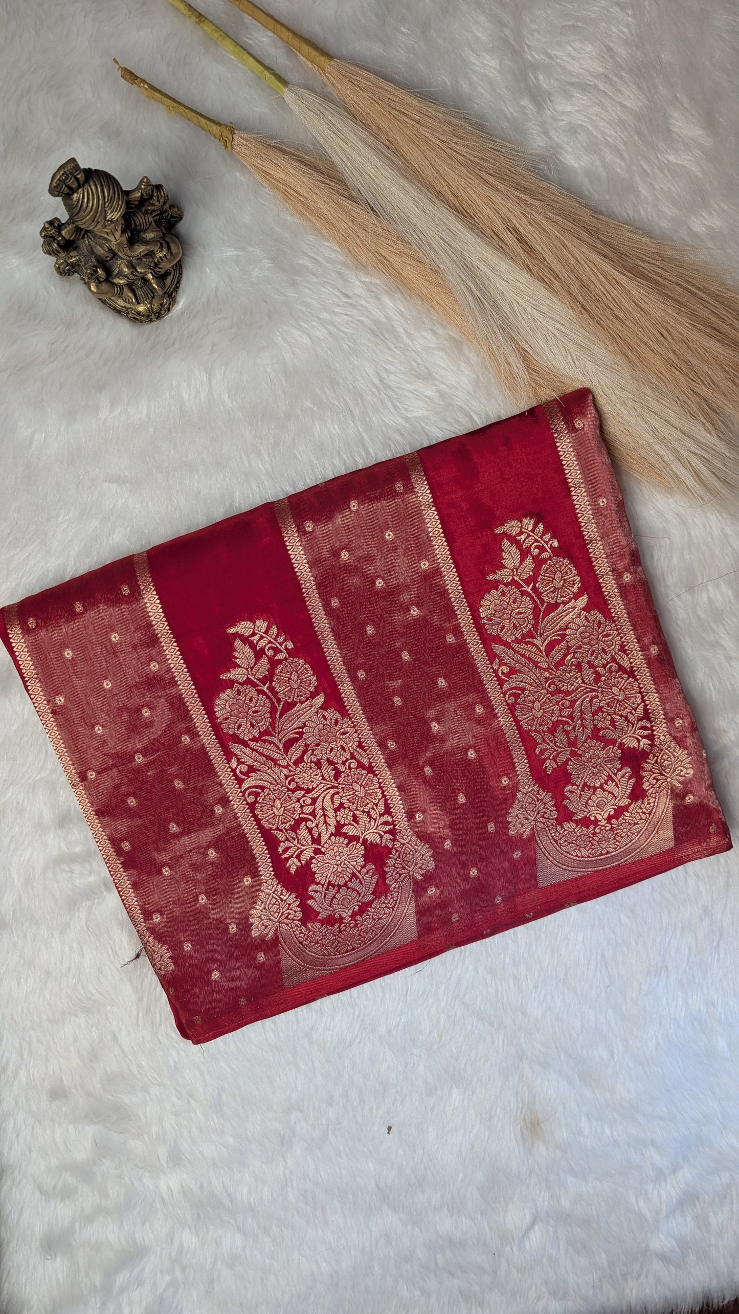 Red Light Tissue with Zari Lines