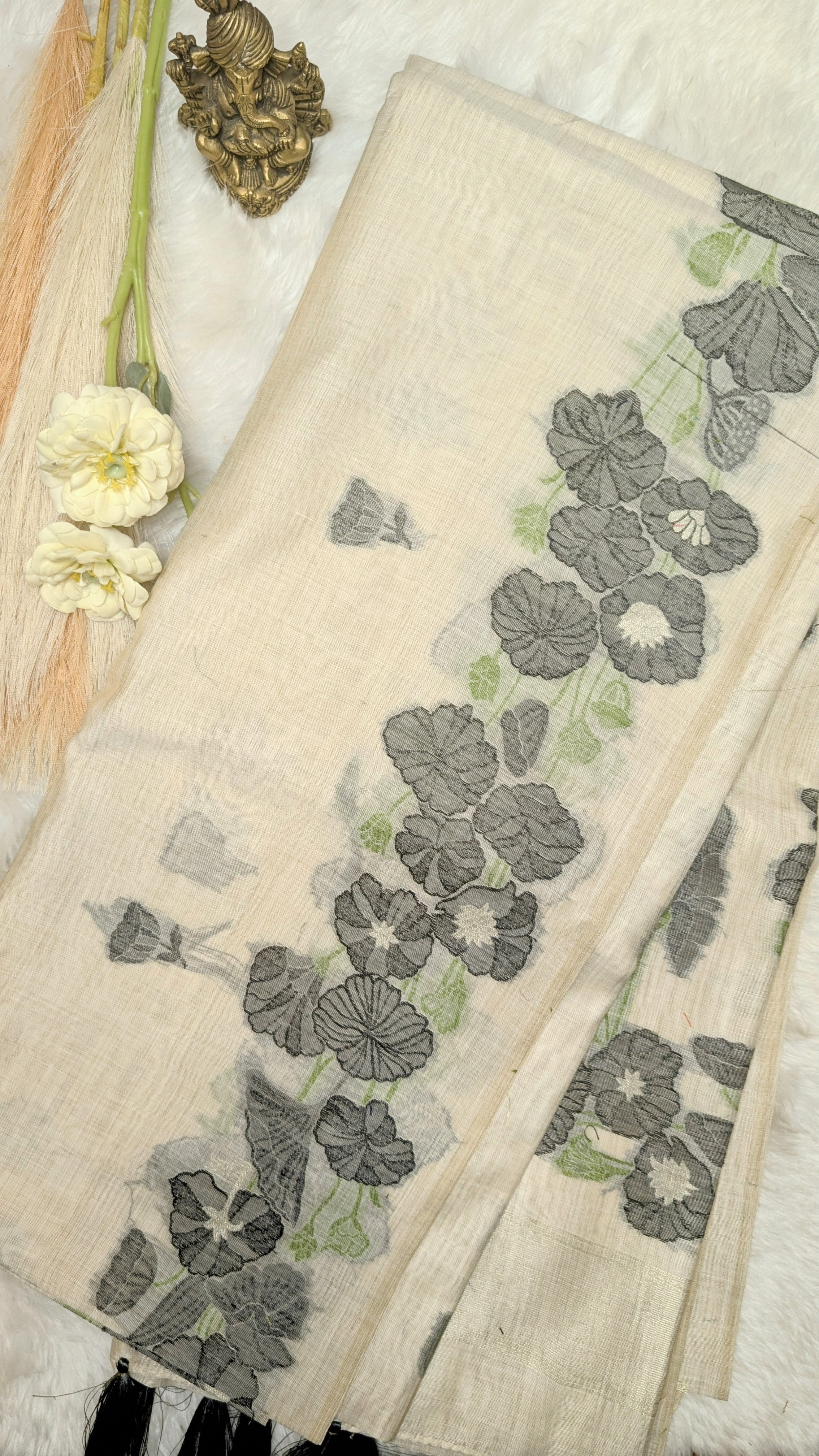 Cotton Saree with Flower border- Cream and Black