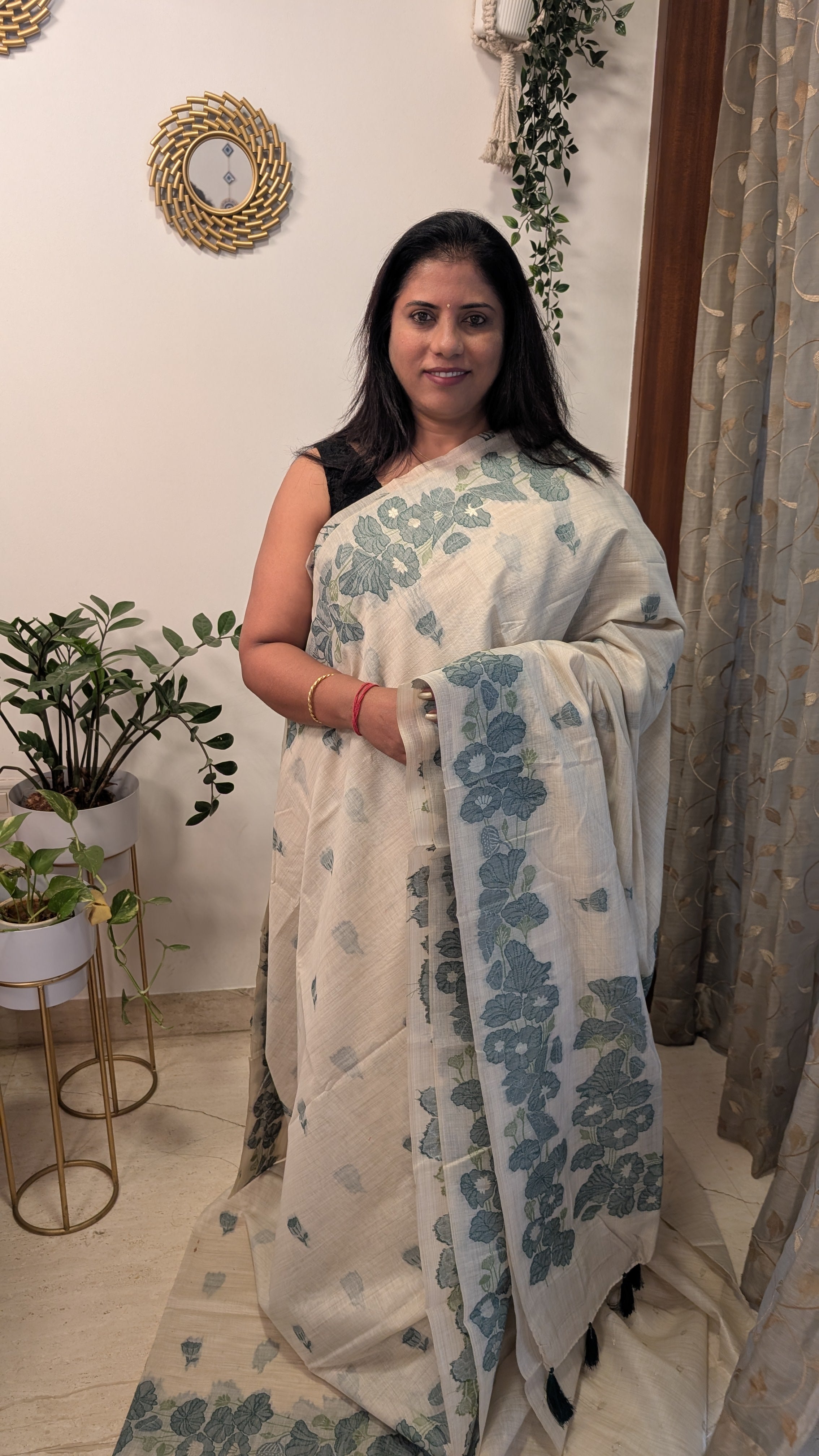 Cotton Saree with Flower border- Cream and Green
