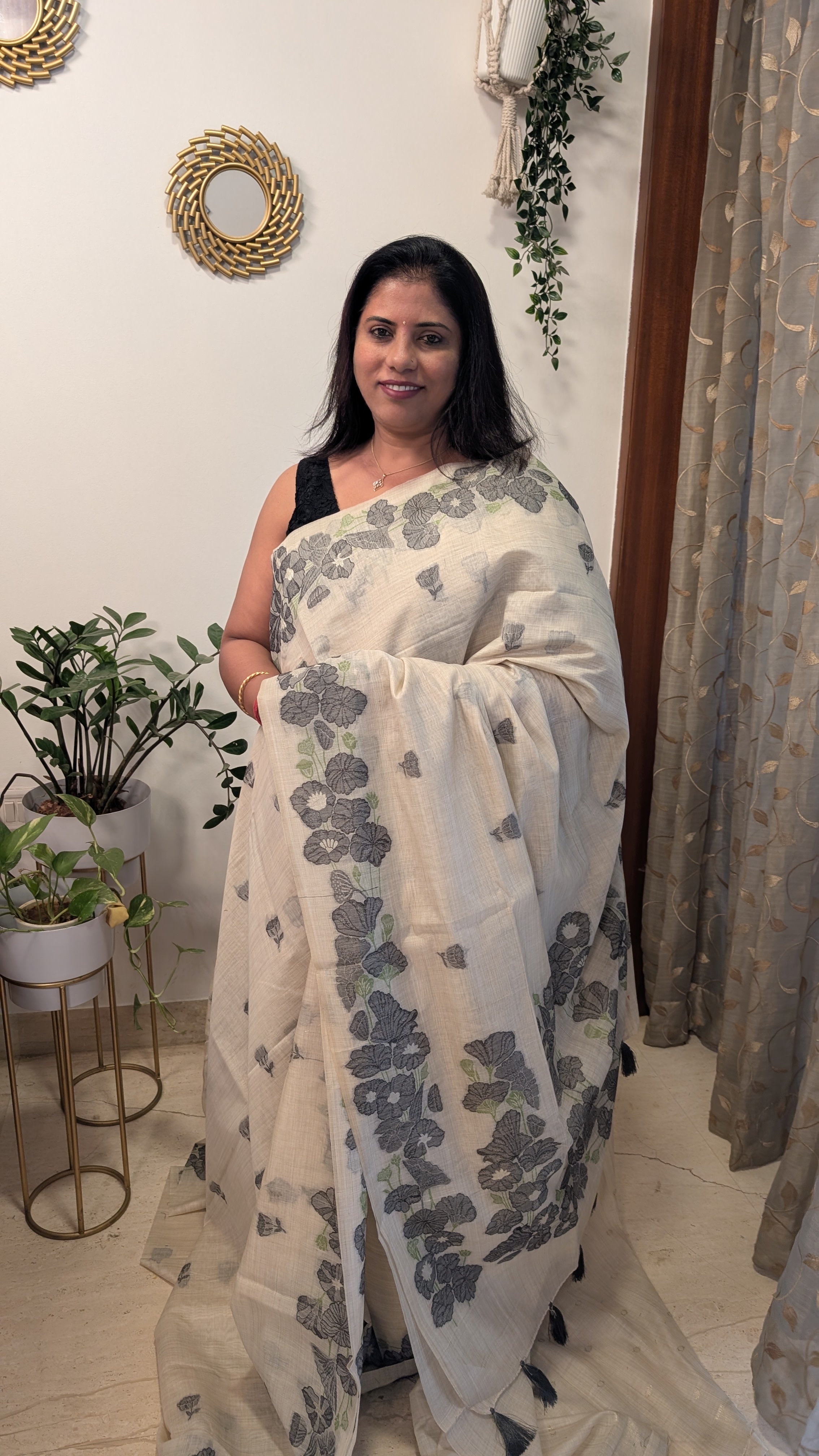 Cotton Saree with Flower border- Cream and Black