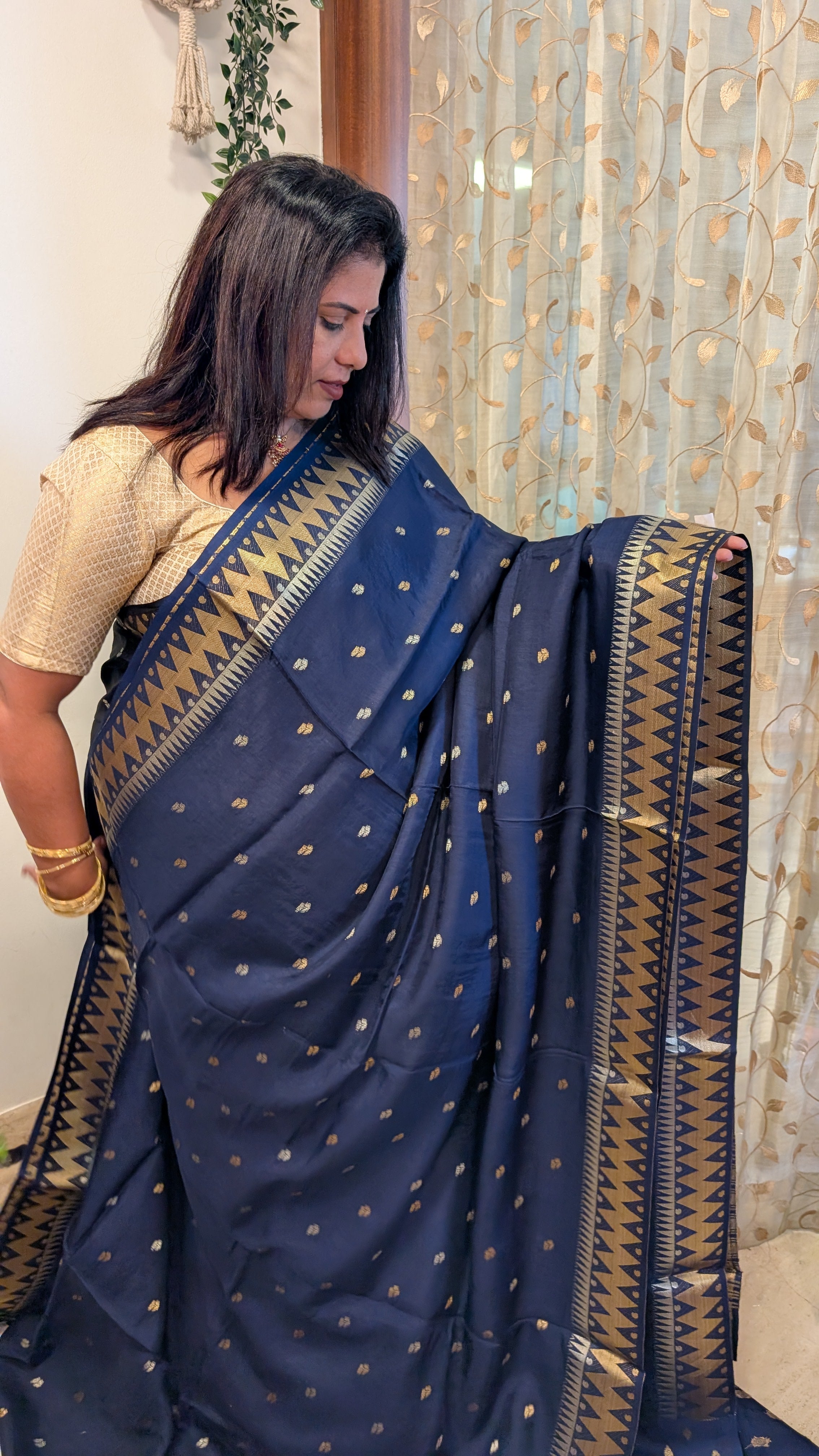 Viscose Crepe Silk with Buttas