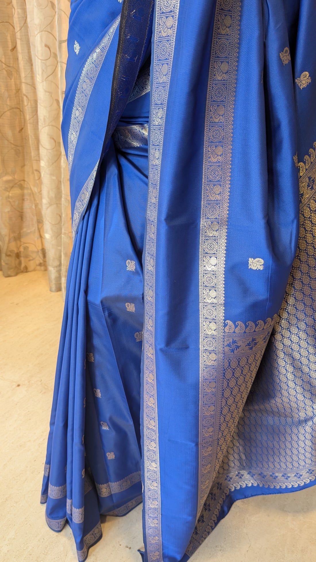 Soft Silk with Gap Border