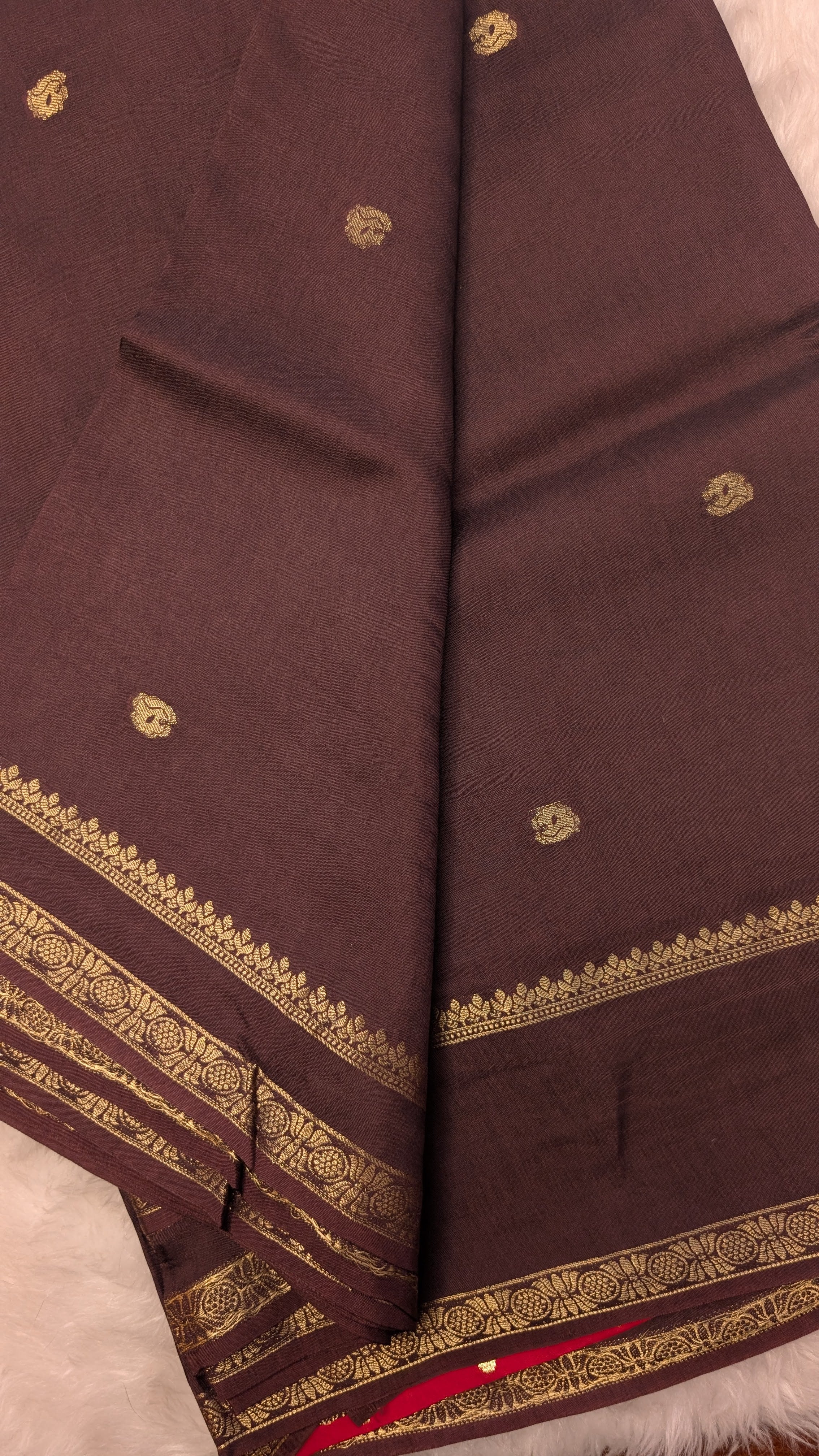Small Butti Gap Border Coffee Brown