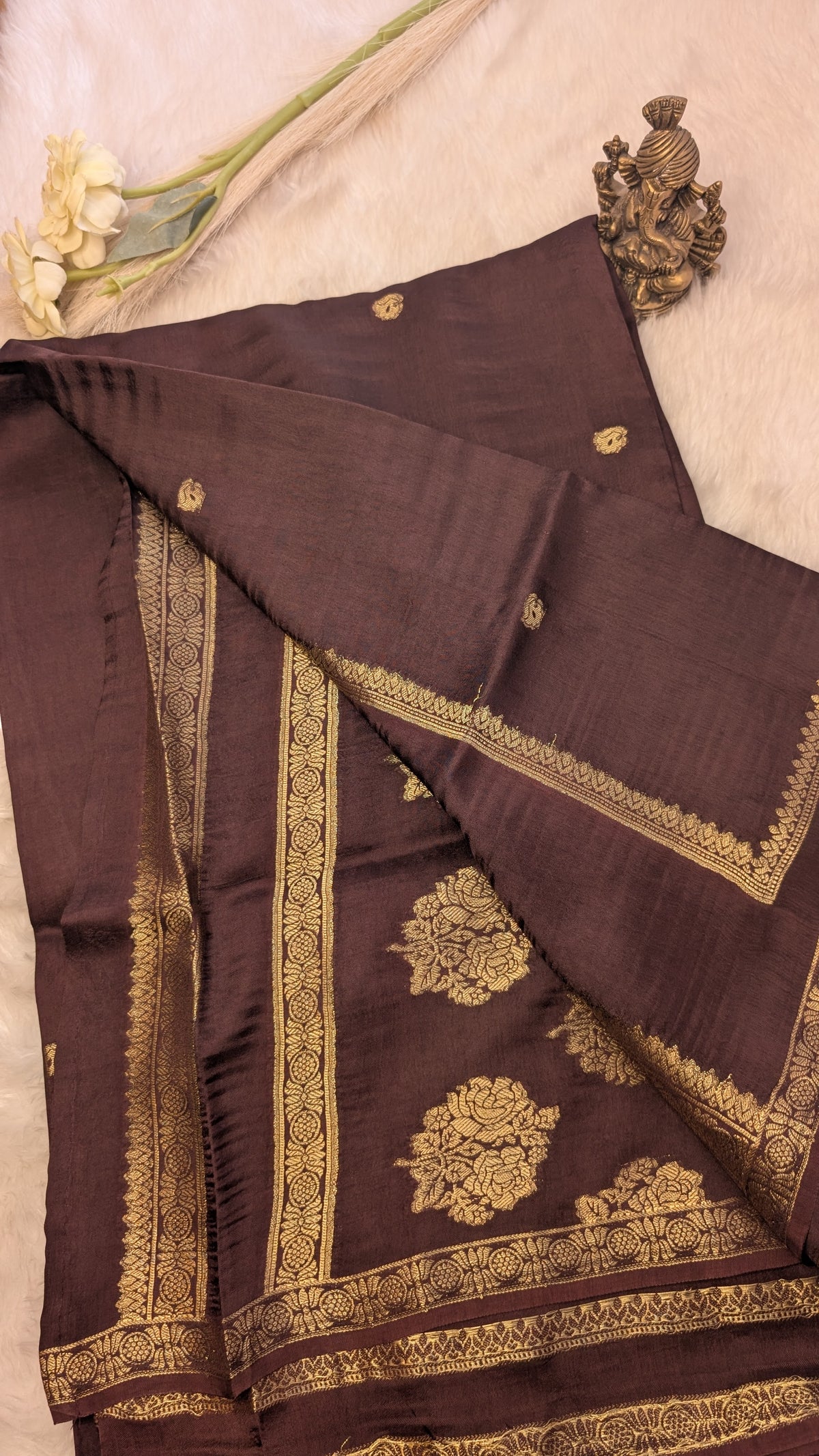 Small Butti Gap Border Coffee Brown