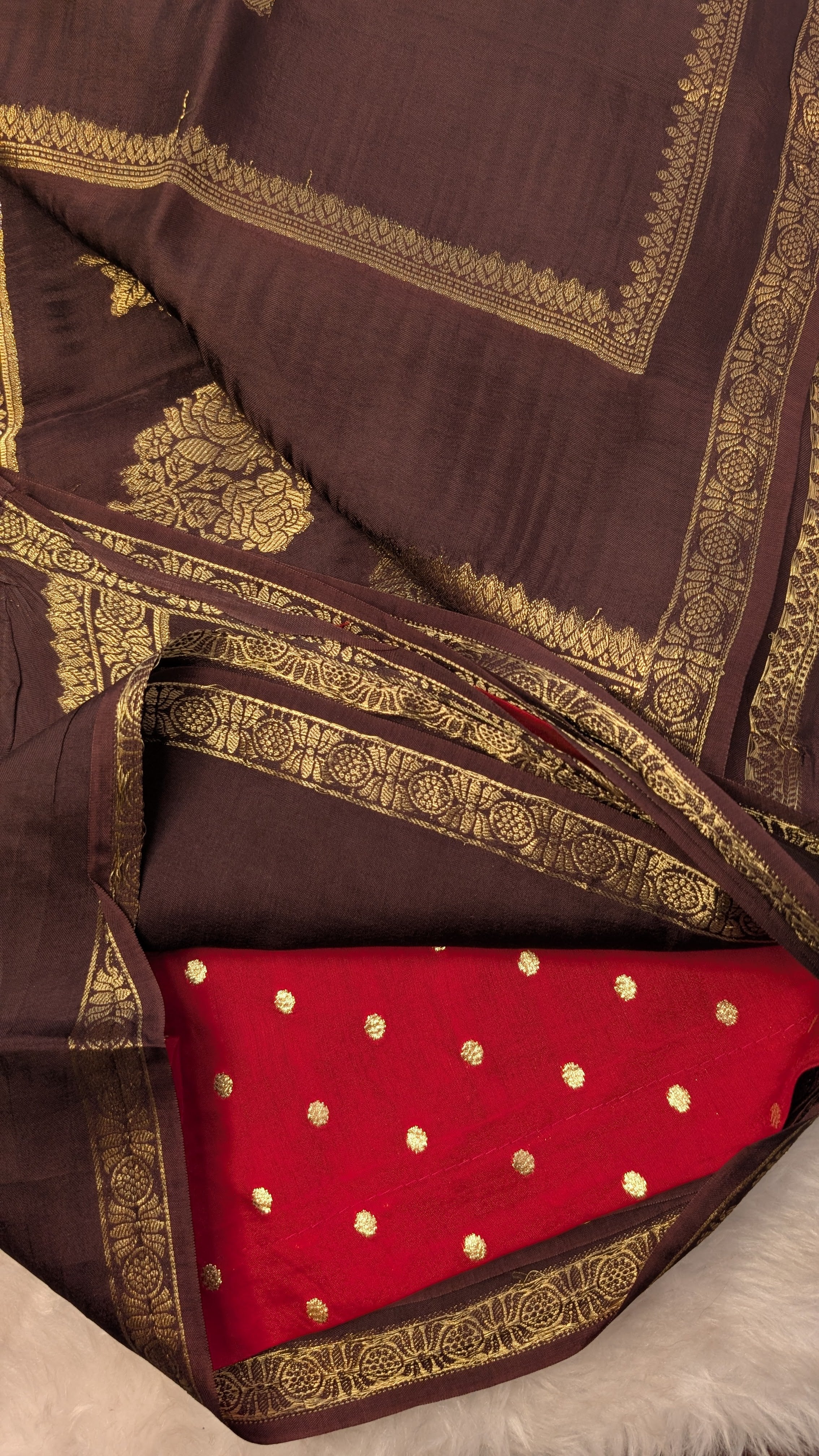 Small Butti Gap Border Coffee Brown