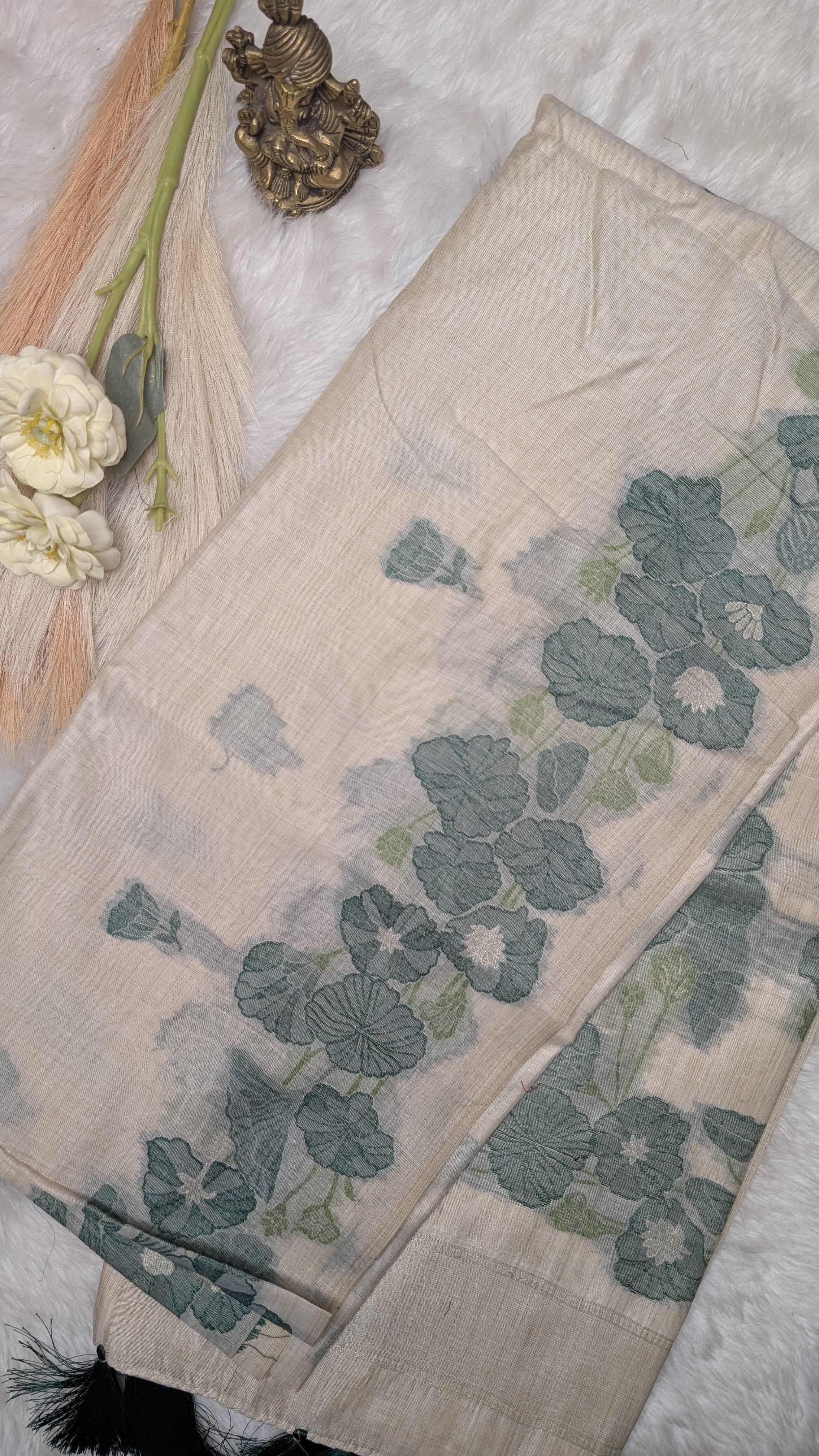 Cotton Saree with Flower border- Cream and Green