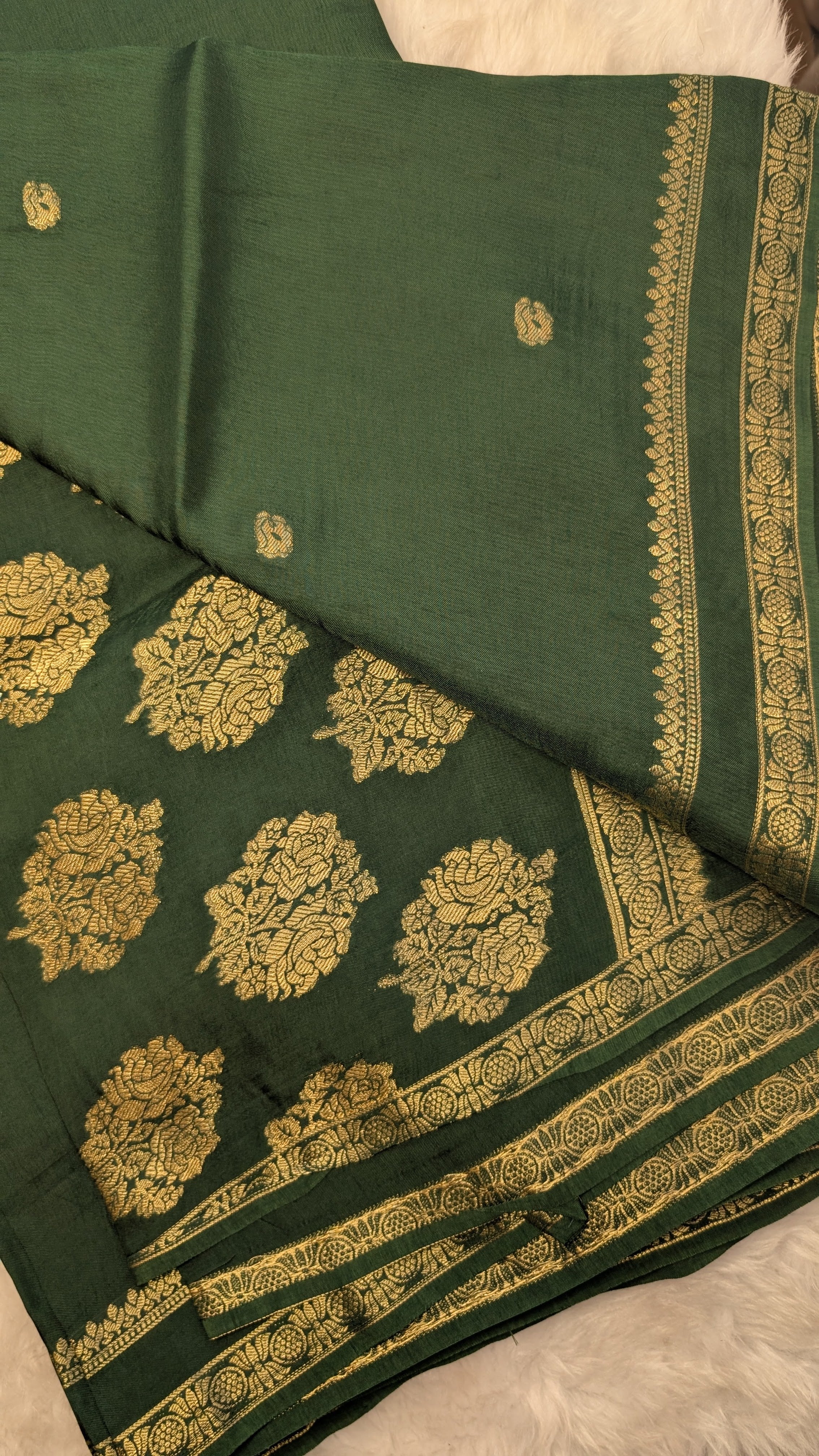 Small Butti Gap Border Green